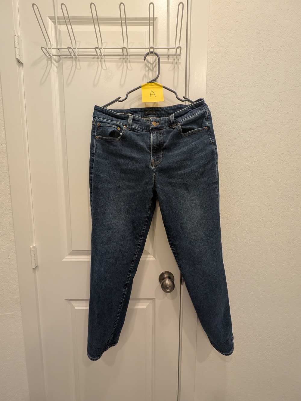 Talbots Everyday Relaxed Jean Relaxed Straight Leg Jeans in Blue Size,10